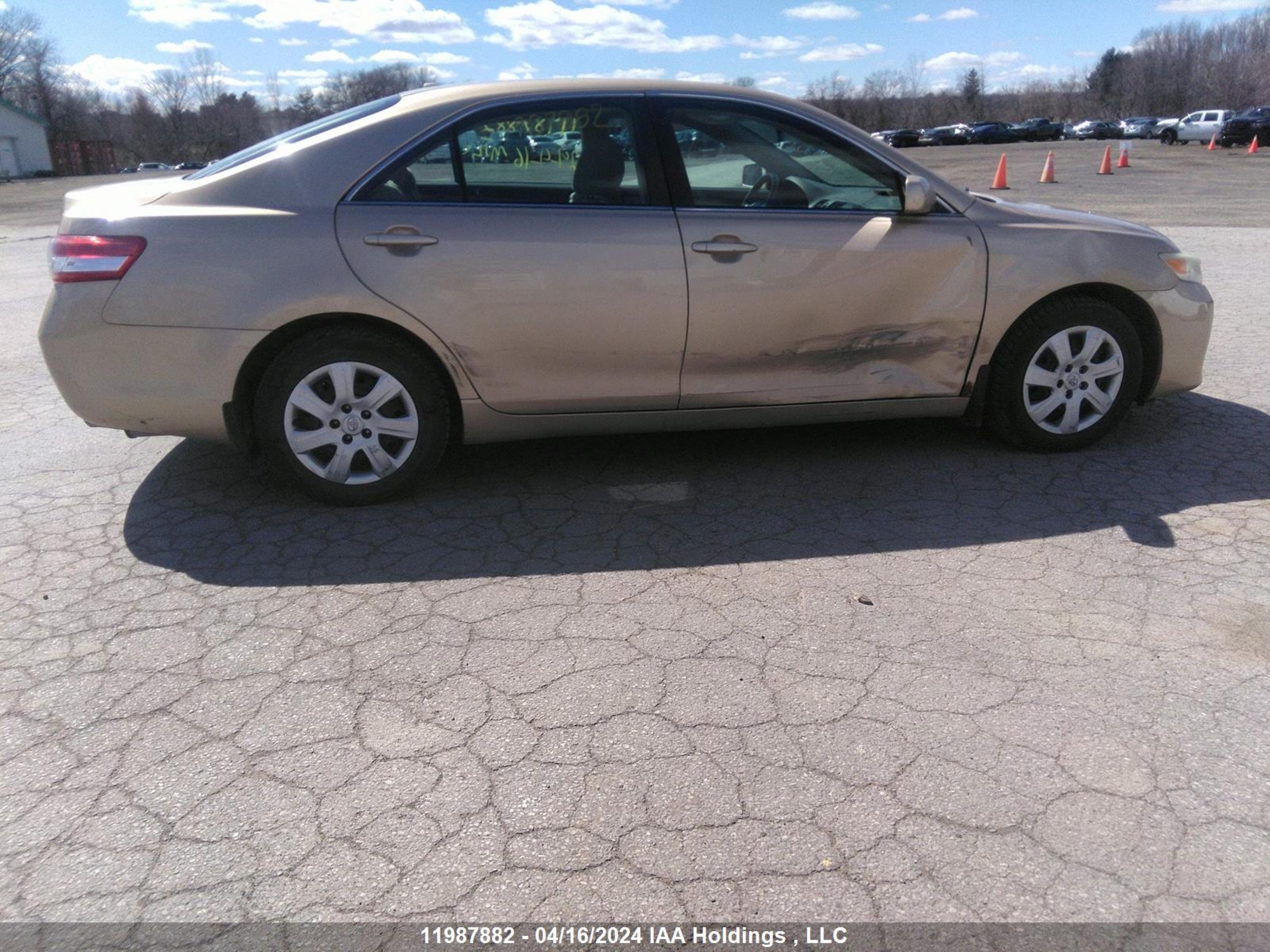 Photo 12 VIN: 4T1BF3EK0AU105047 - TOYOTA CAMRY 