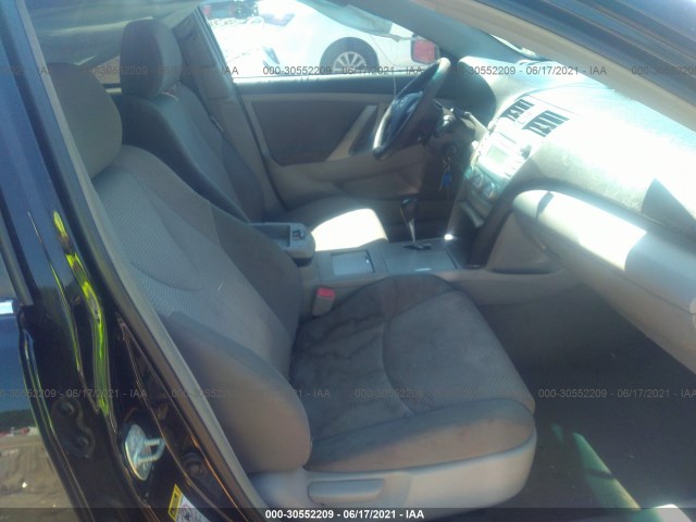 Photo 4 VIN: 4T1BF3EK0AU517811 - TOYOTA CAMRY 