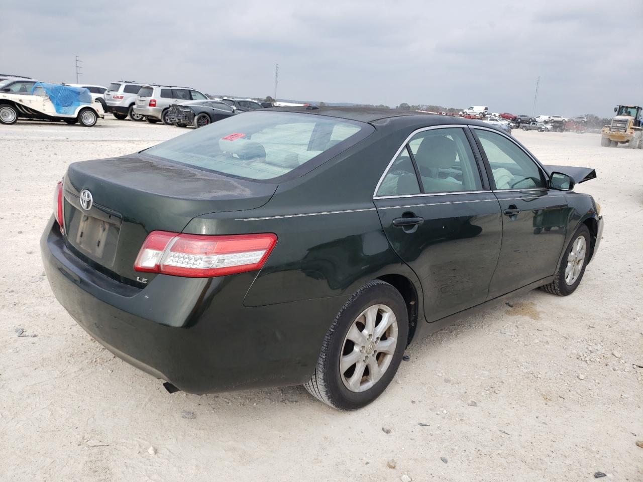 Photo 2 VIN: 4T1BF3EK0AU560139 - TOYOTA CAMRY 