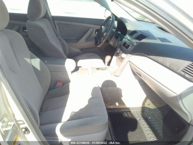 Photo 4 VIN: 4T1BF3EK0BU124103 - TOYOTA CAMRY 