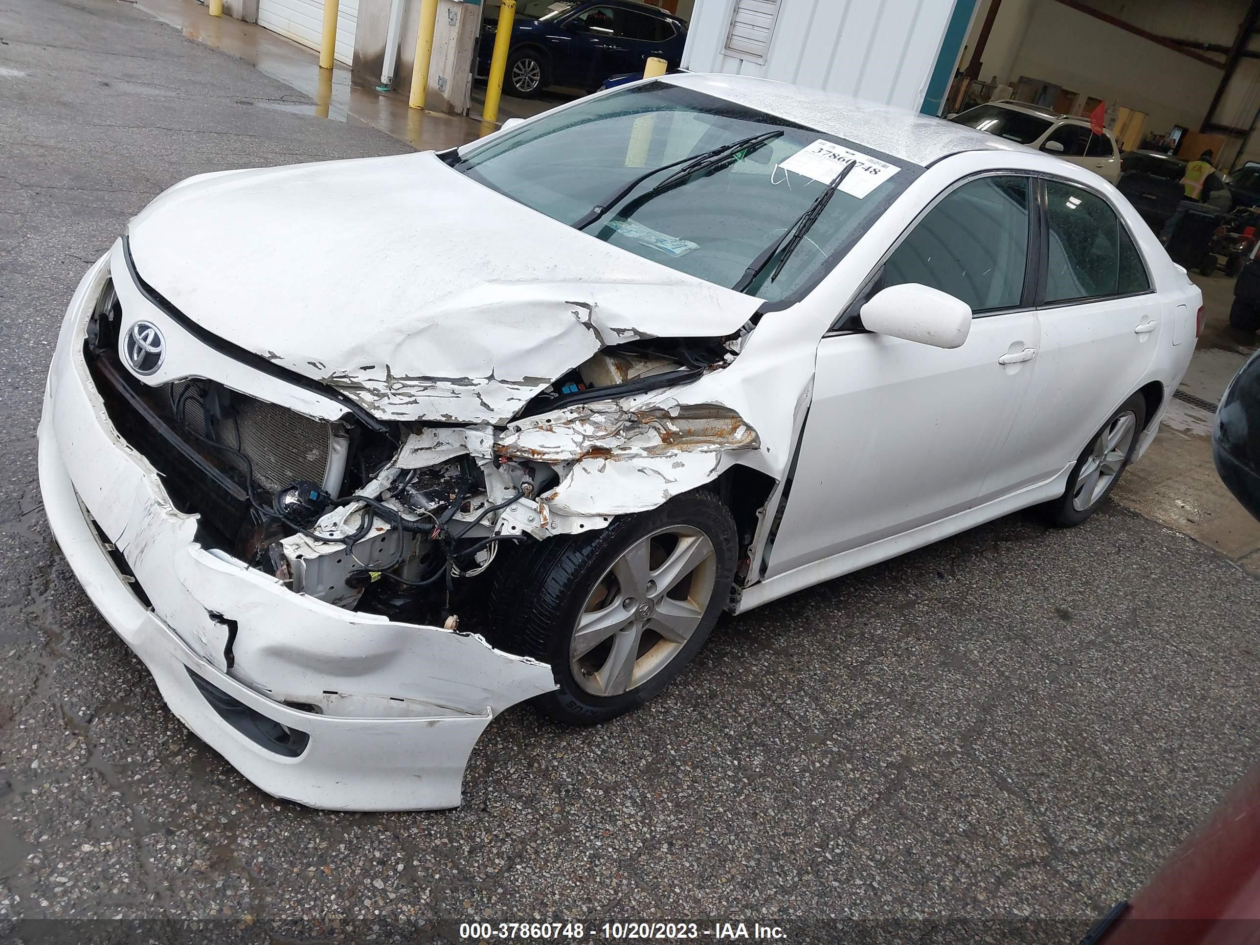 Photo 1 VIN: 4T1BF3EK0BU743669 - TOYOTA CAMRY 