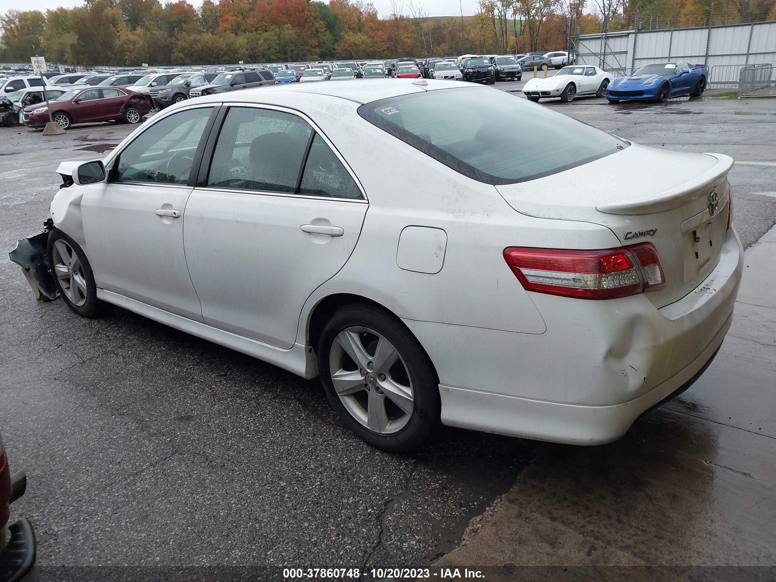 Photo 2 VIN: 4T1BF3EK0BU743669 - TOYOTA CAMRY 