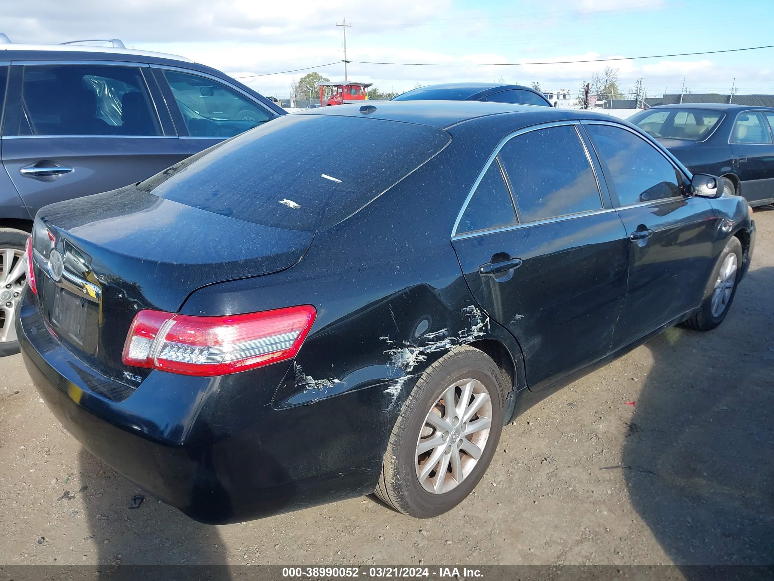 Photo 3 VIN: 4T1BF3EK0BU757877 - TOYOTA CAMRY 