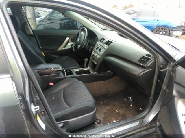 Photo 4 VIN: 4T1BF3EK1AU005717 - TOYOTA CAMRY 