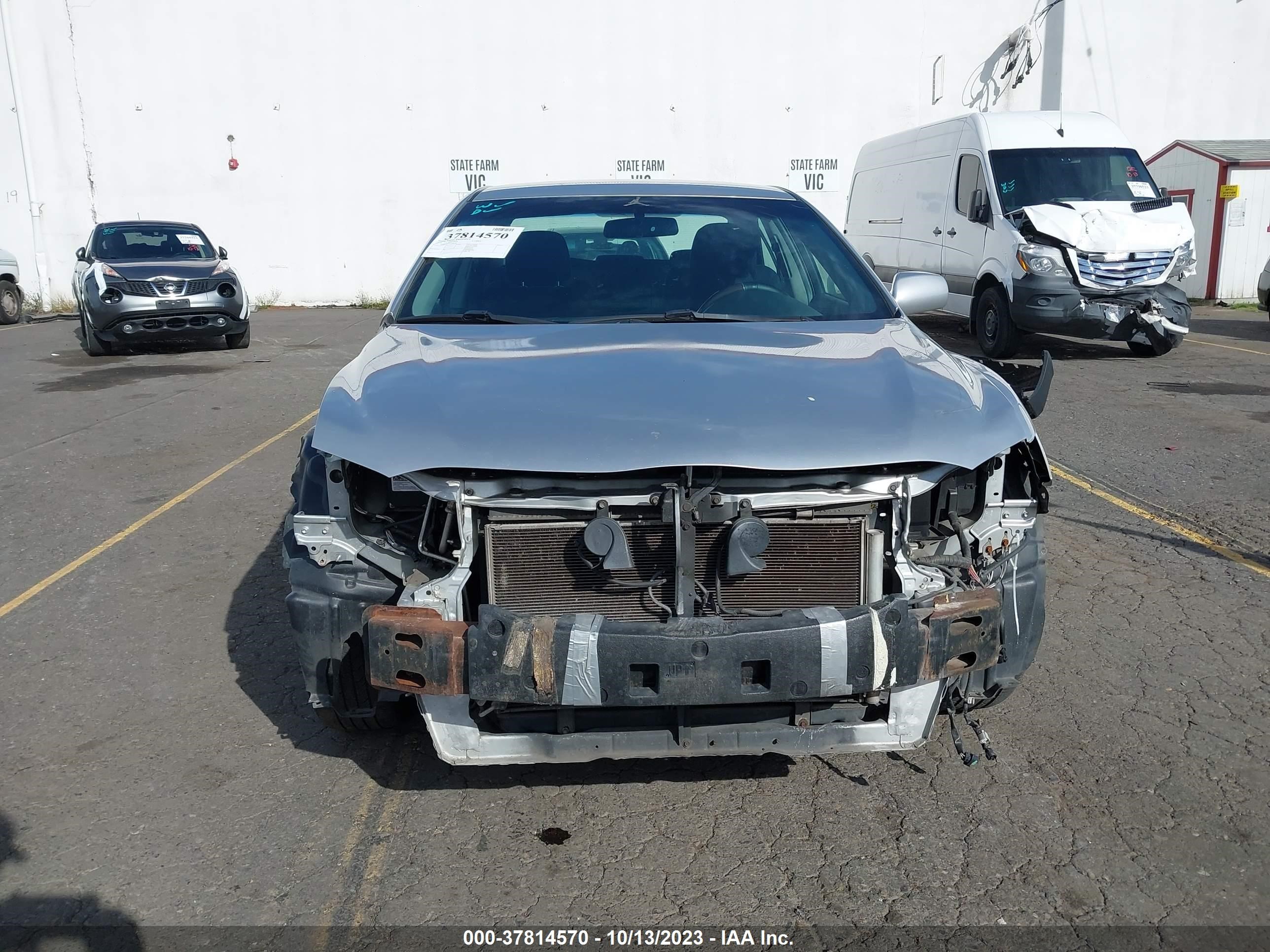 Photo 12 VIN: 4T1BF3EK1AU018418 - TOYOTA CAMRY 