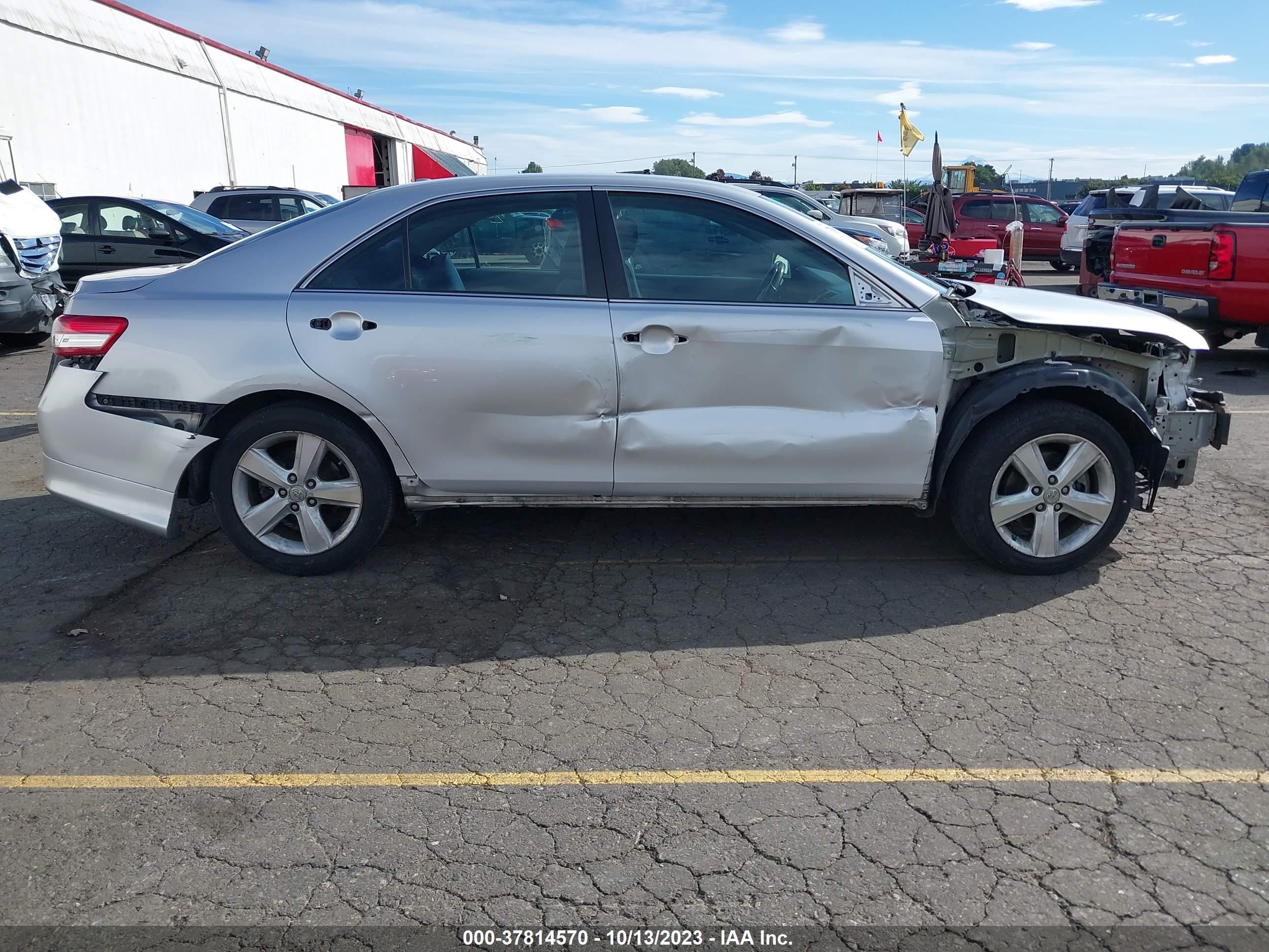 Photo 13 VIN: 4T1BF3EK1AU018418 - TOYOTA CAMRY 