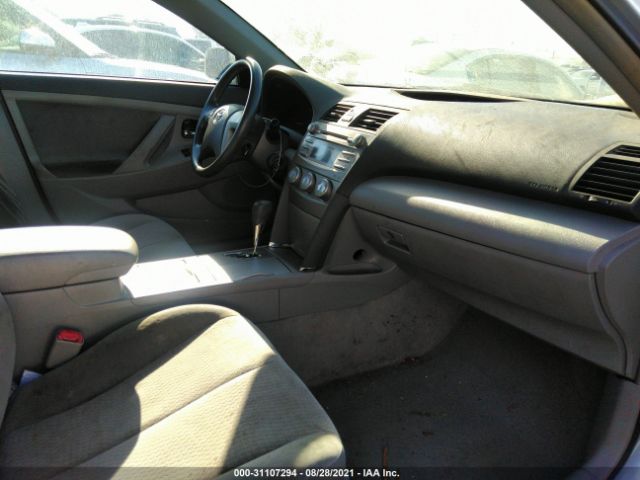 Photo 4 VIN: 4T1BF3EK1AU033730 - TOYOTA CAMRY 