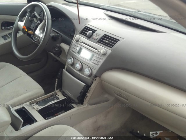 Photo 4 VIN: 4T1BF3EK1AU034683 - TOYOTA CAMRY 