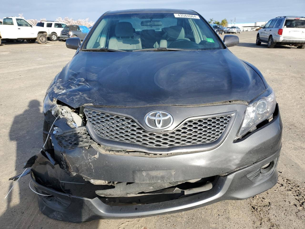 Photo 4 VIN: 4T1BF3EK1AU050267 - TOYOTA CAMRY 