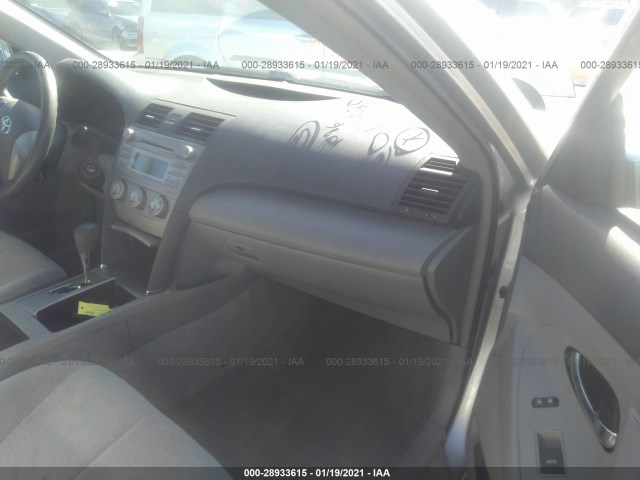 Photo 4 VIN: 4T1BF3EK1AU090784 - TOYOTA CAMRY 