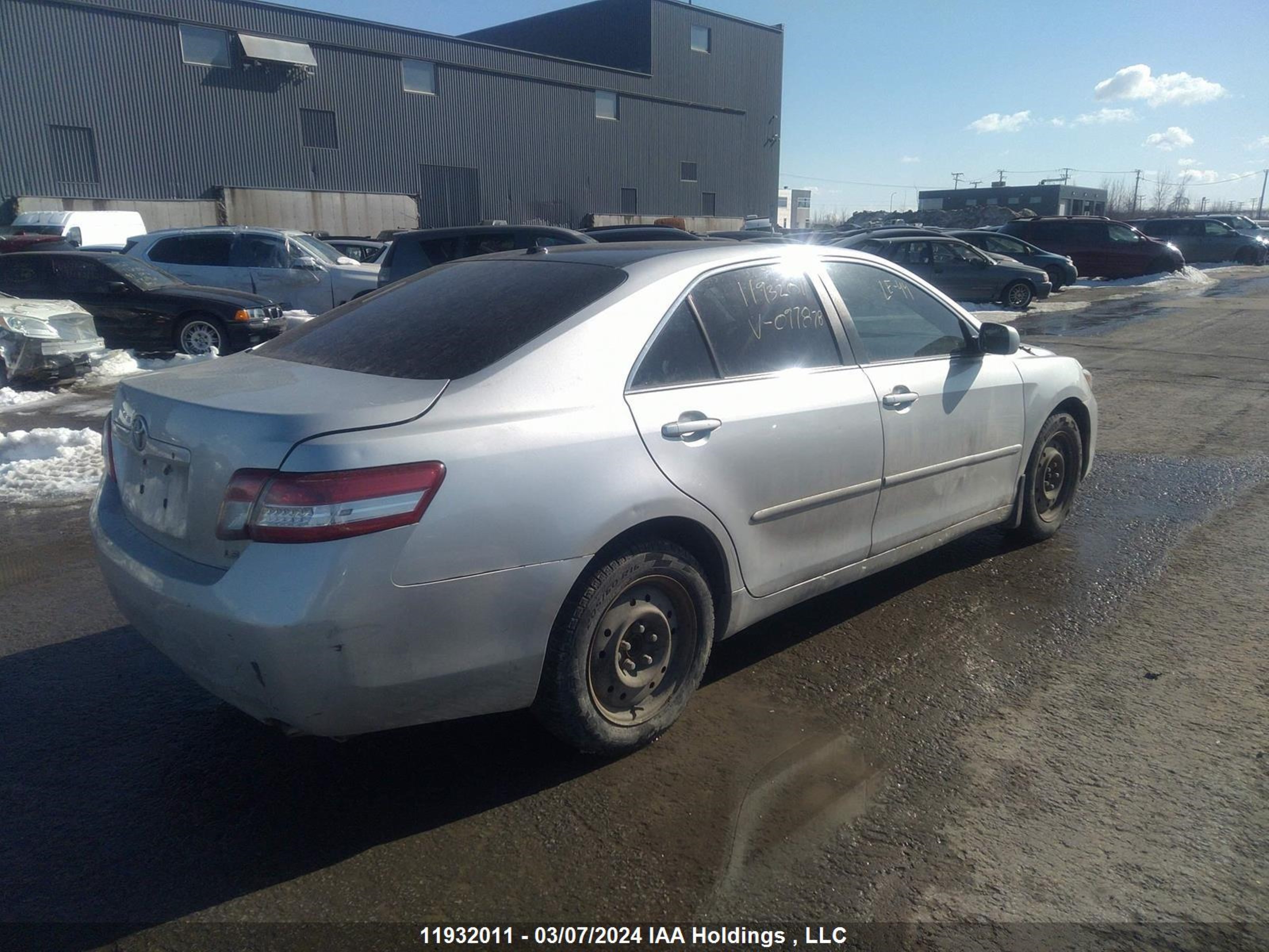 Photo 3 VIN: 4T1BF3EK1AU097878 - TOYOTA CAMRY 