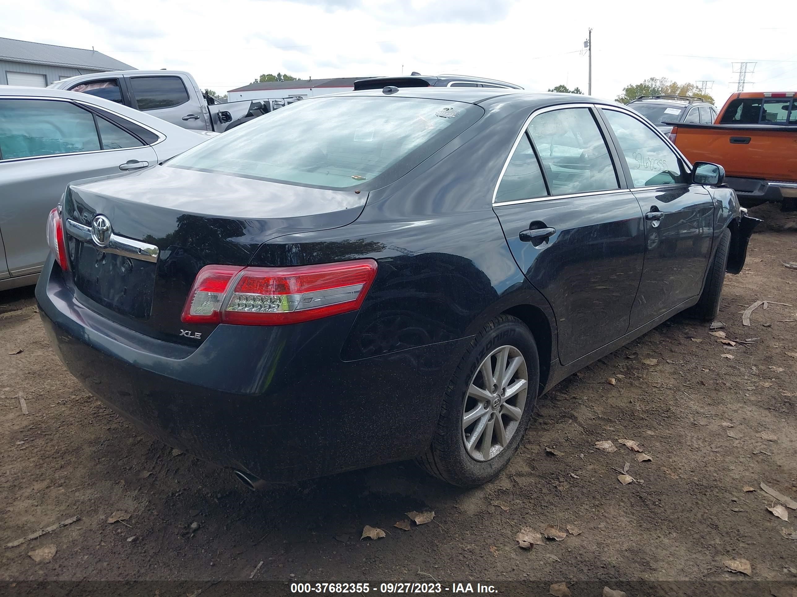 Photo 3 VIN: 4T1BF3EK1AU106434 - TOYOTA CAMRY 