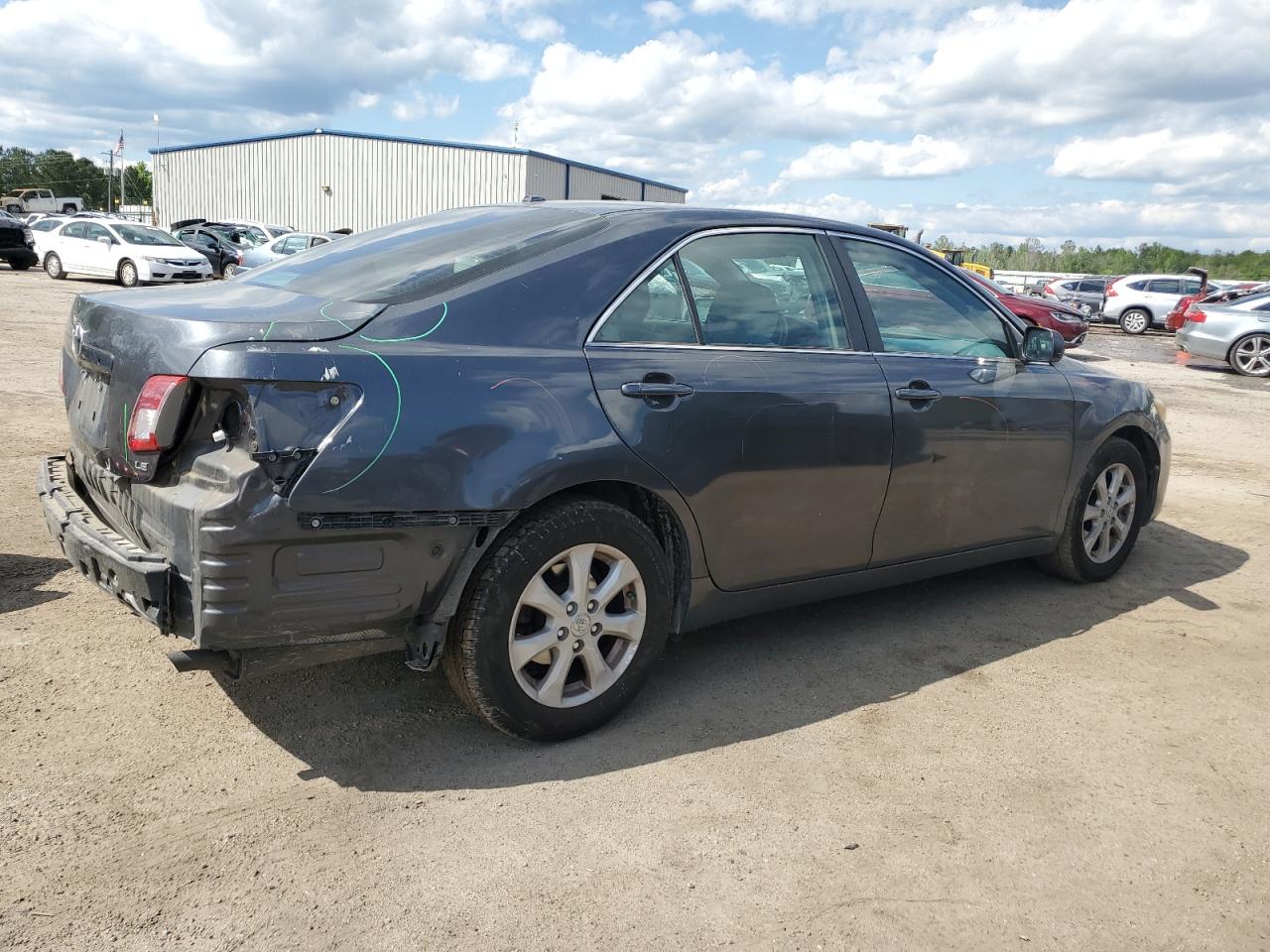 Photo 2 VIN: 4T1BF3EK1AU113335 - TOYOTA CAMRY 