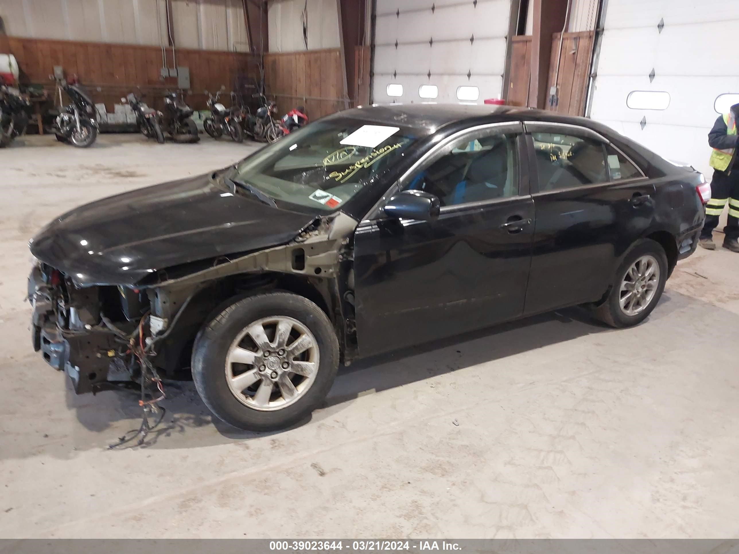 Photo 1 VIN: 4T1BF3EK1AU539252 - TOYOTA CAMRY 