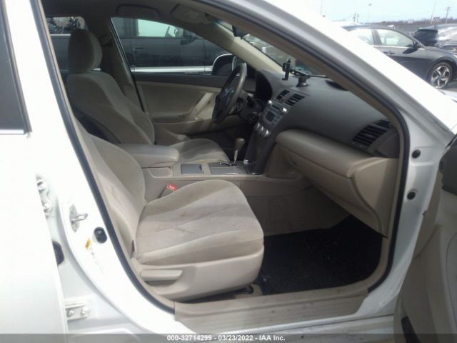 Photo 4 VIN: 4T1BF3EK1AU570789 - TOYOTA CAMRY 