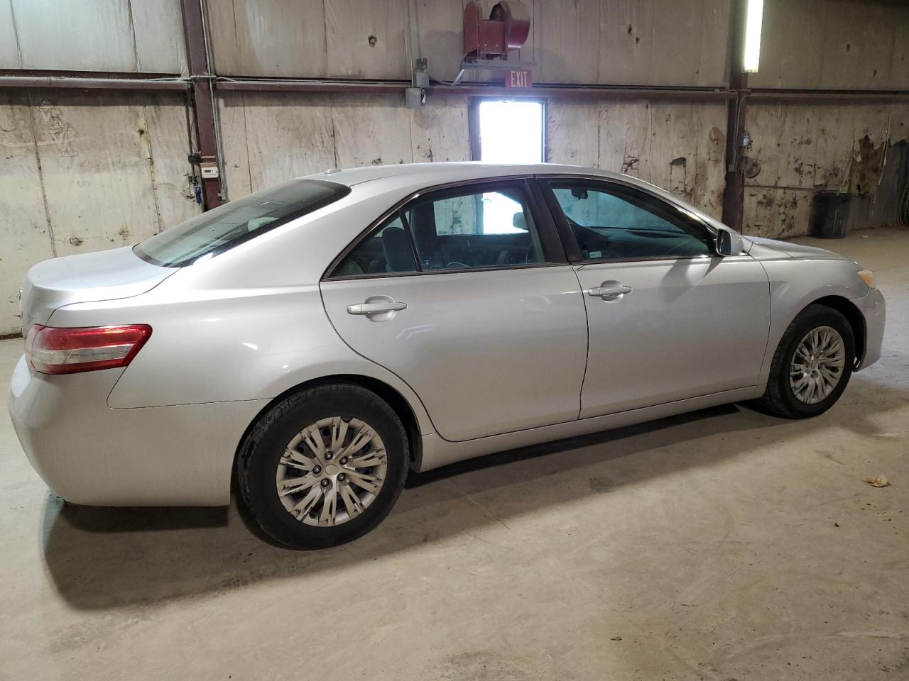 Photo 2 VIN: 4T1BF3EK1BU143937 - TOYOTA CAMRY 