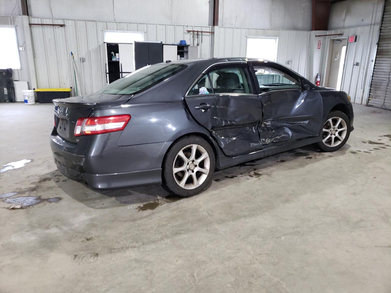 Photo 2 VIN: 4T1BF3EK1BU226624 - TOYOTA CAMRY 