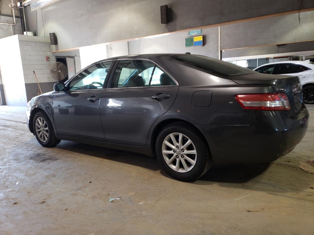 Photo 1 VIN: 4T1BF3EK1BU625727 - TOYOTA CAMRY 