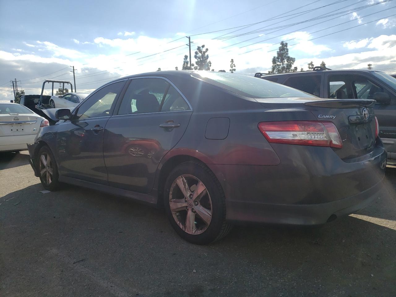 Photo 1 VIN: 4T1BF3EK1BU631303 - TOYOTA CAMRY 