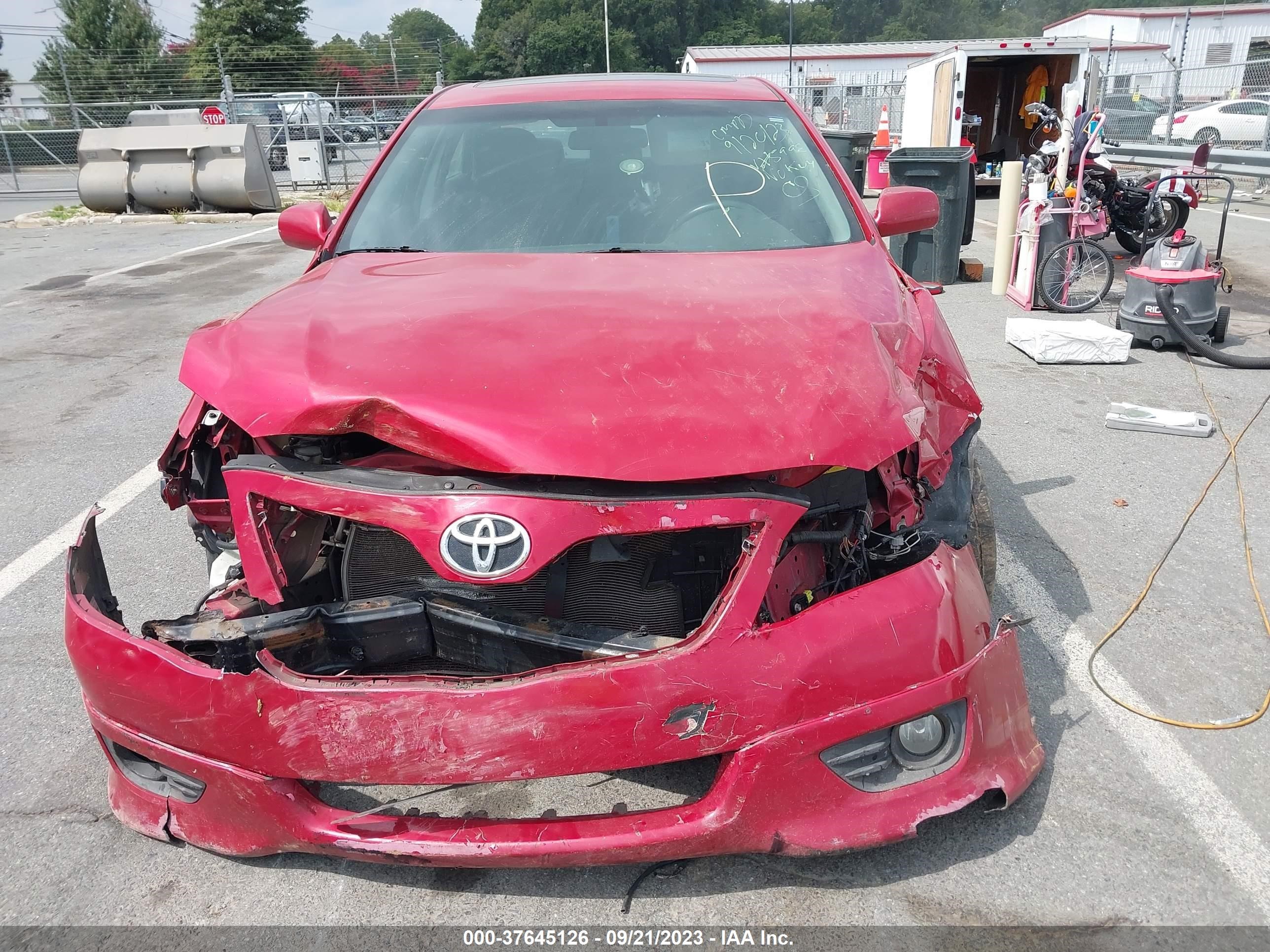 Photo 10 VIN: 4T1BF3EK1BU665998 - TOYOTA CAMRY 