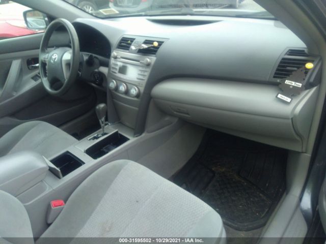 Photo 4 VIN: 4T1BF3EK1BU685636 - TOYOTA CAMRY 