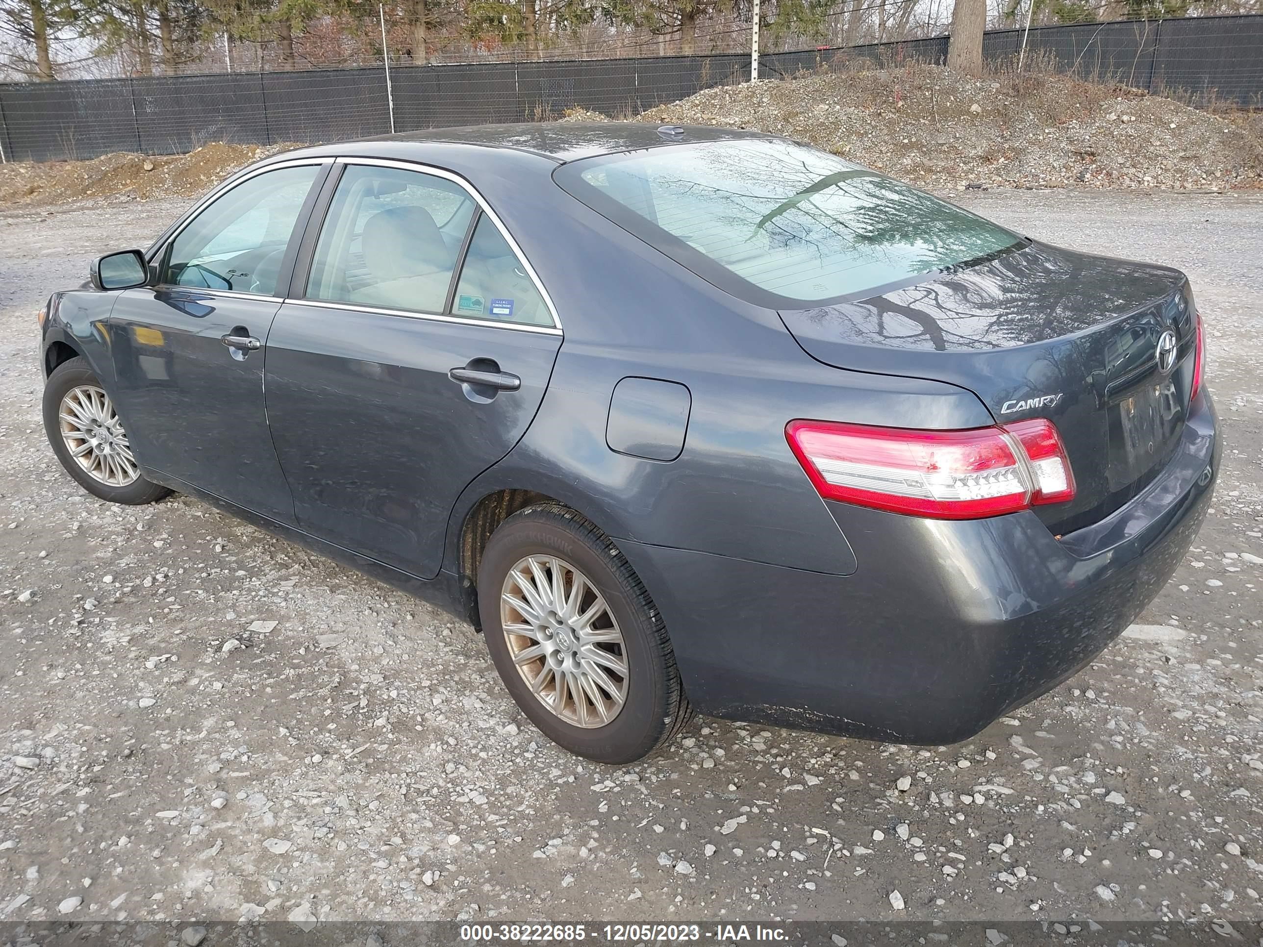 Photo 2 VIN: 4T1BF3EK2AU015284 - TOYOTA CAMRY 