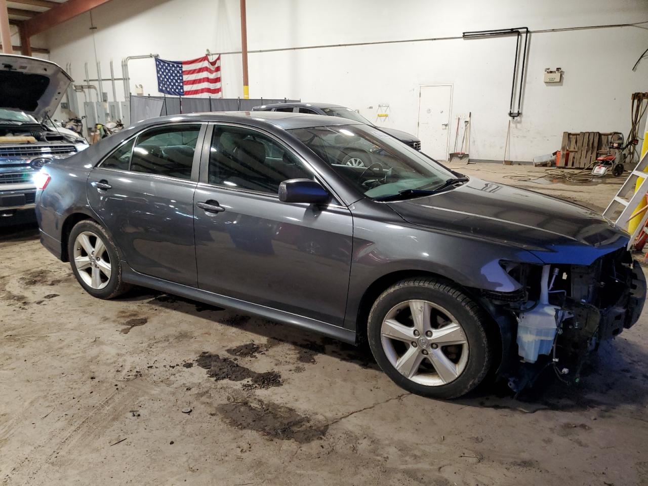 Photo 3 VIN: 4T1BF3EK2AU034935 - TOYOTA CAMRY 