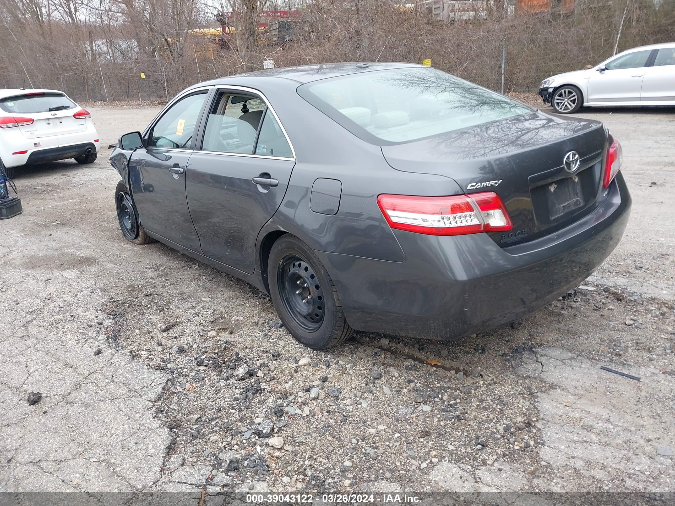 Photo 2 VIN: 4T1BF3EK2AU050410 - TOYOTA CAMRY 