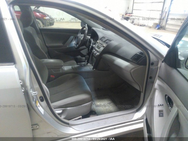 Photo 4 VIN: 4T1BF3EK2AU067109 - TOYOTA CAMRY 