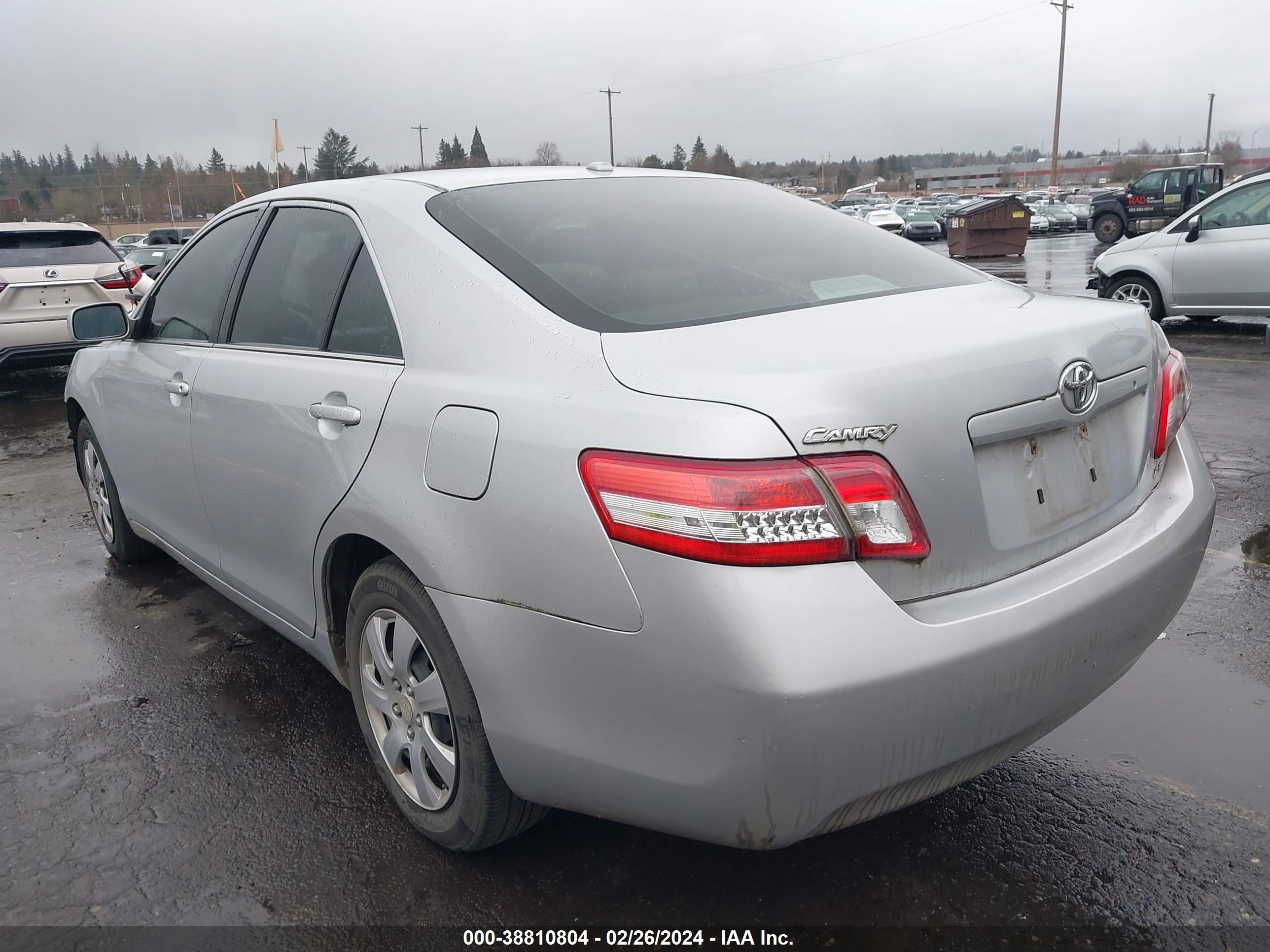 Photo 2 VIN: 4T1BF3EK2AU071550 - TOYOTA CAMRY 