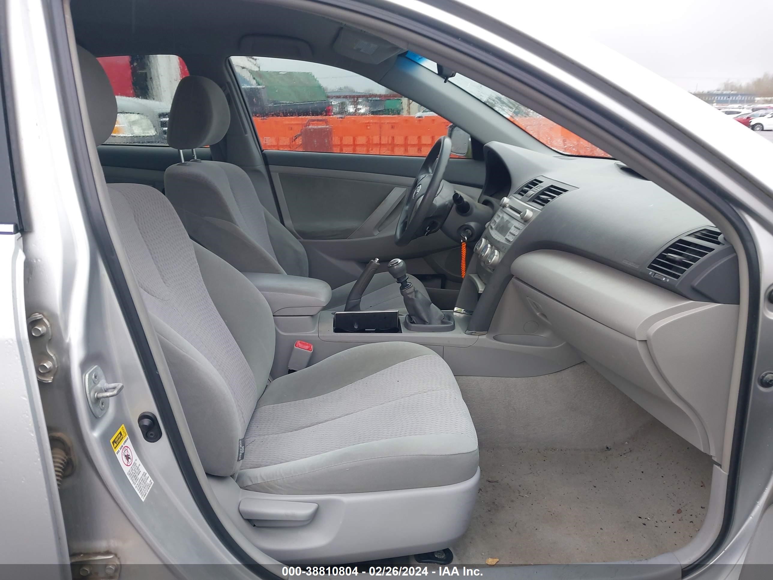 Photo 4 VIN: 4T1BF3EK2AU071550 - TOYOTA CAMRY 