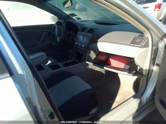 Photo 4 VIN: 4T1BF3EK2AU505756 - TOYOTA CAMRY 