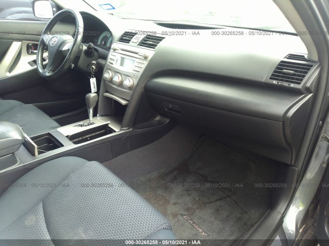 Photo 4 VIN: 4T1BF3EK2AU508186 - TOYOTA CAMRY 