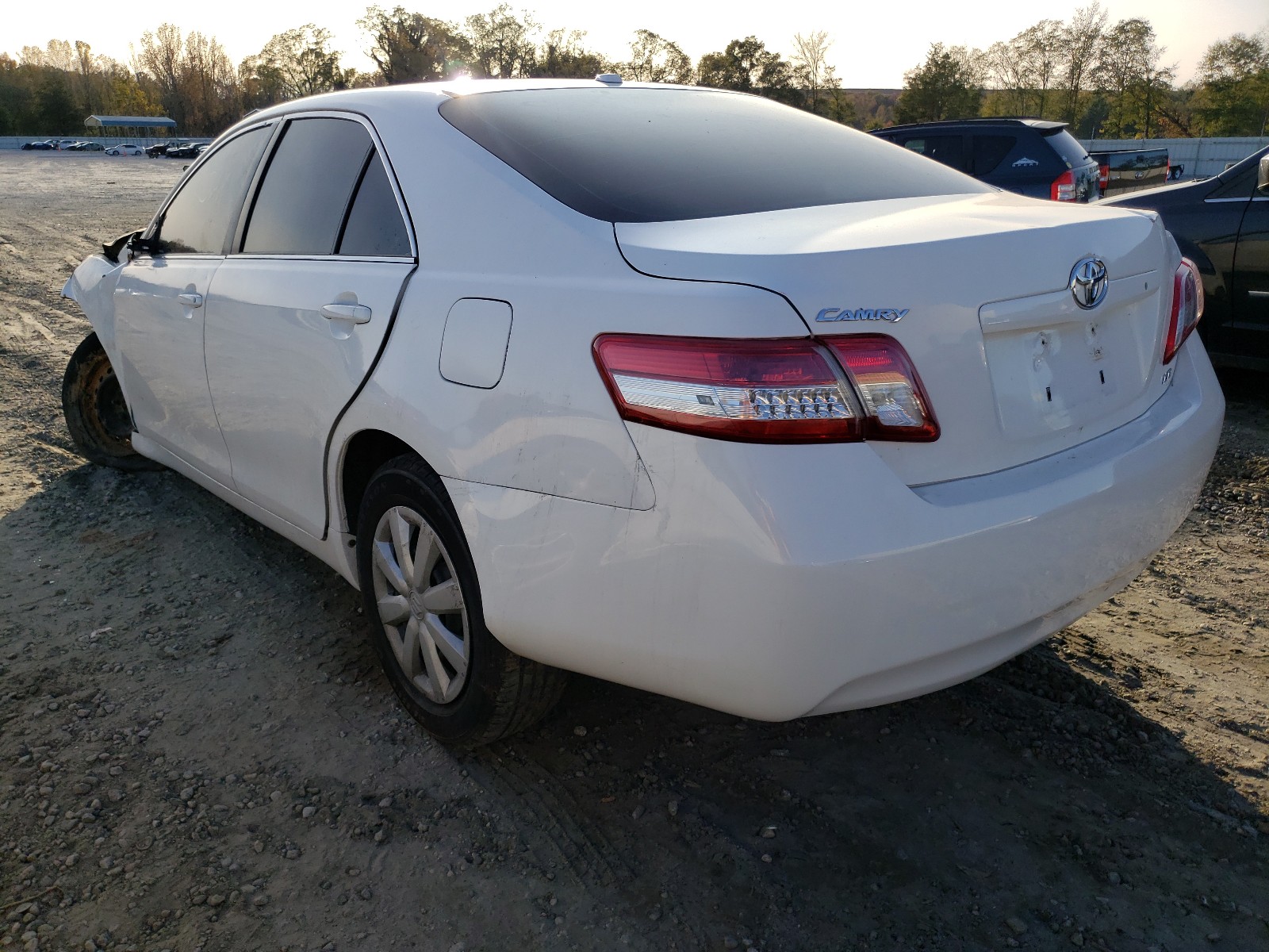 Photo 2 VIN: 4T1BF3EK2AU510441 - TOYOTA CAMRY BASE 