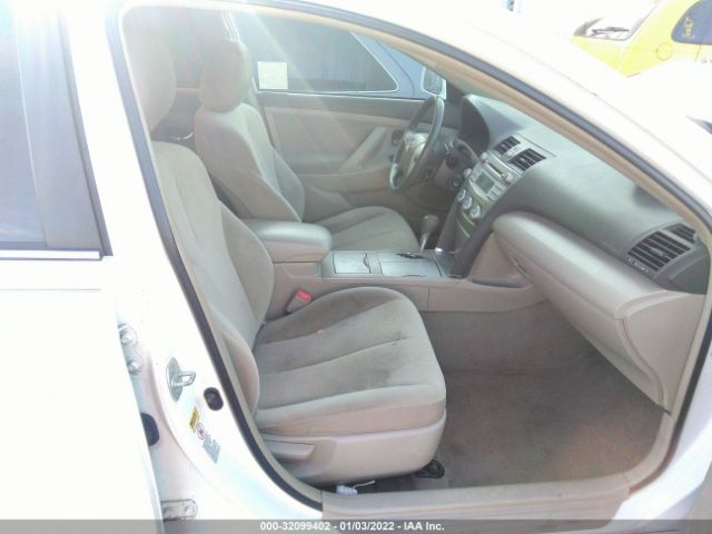 Photo 4 VIN: 4T1BF3EK2AU559400 - TOYOTA CAMRY 