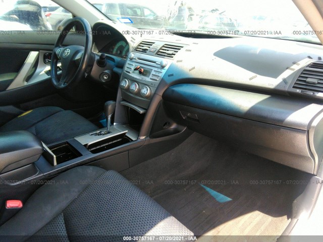 Photo 4 VIN: 4T1BF3EK2AU561681 - TOYOTA CAMRY 