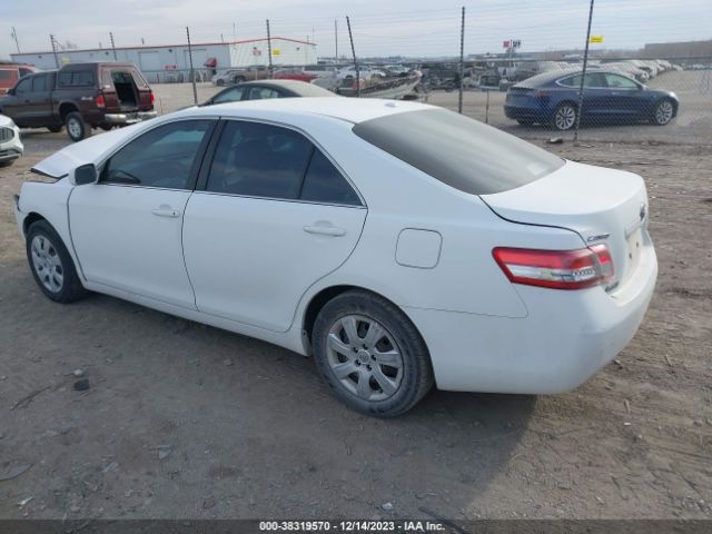 Photo 2 VIN: 4T1BF3EK2AU564628 - TOYOTA CAMRY 