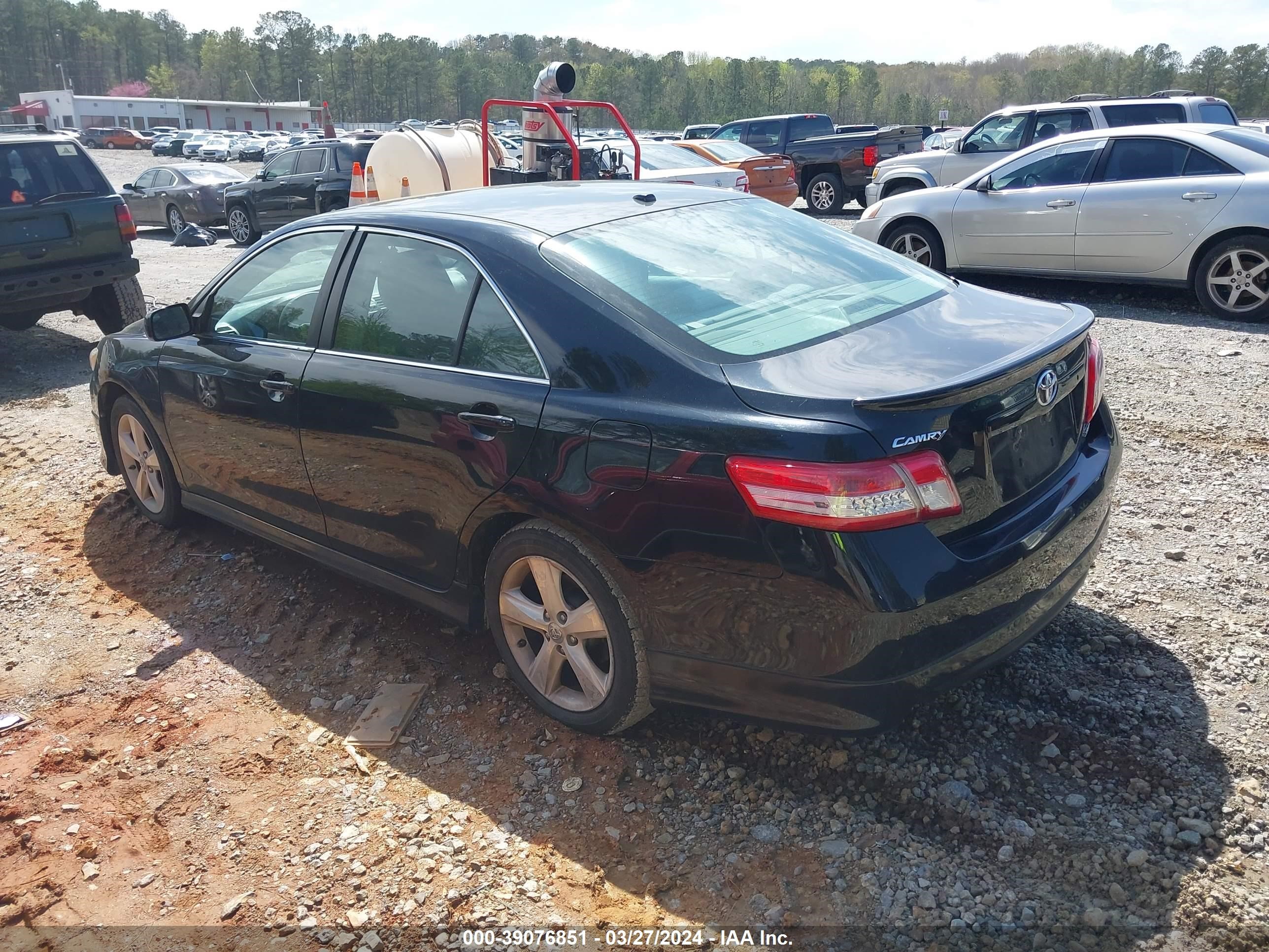 Photo 2 VIN: 4T1BF3EK2BU138830 - TOYOTA CAMRY 