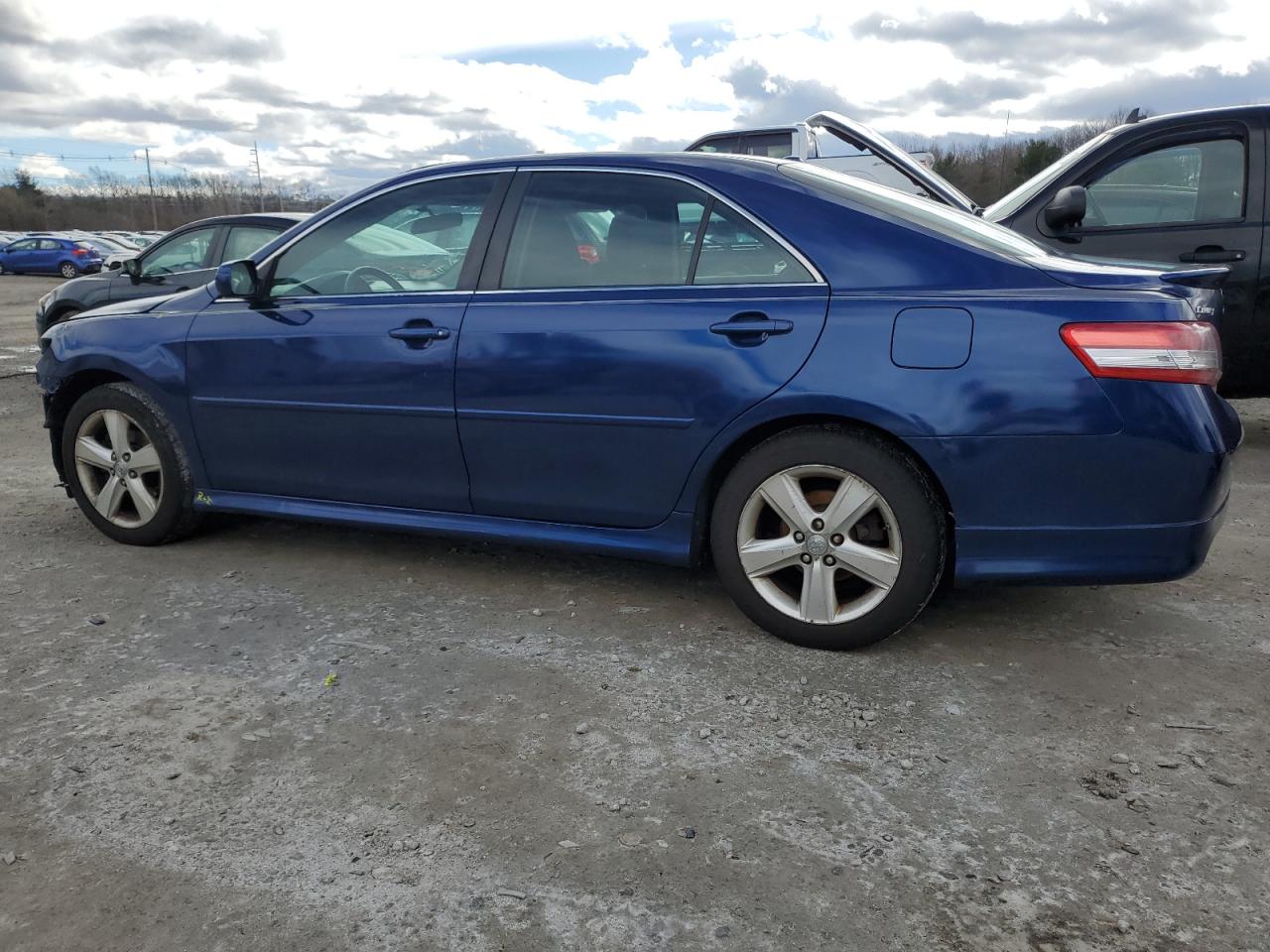 Photo 1 VIN: 4T1BF3EK2BU581723 - TOYOTA CAMRY 