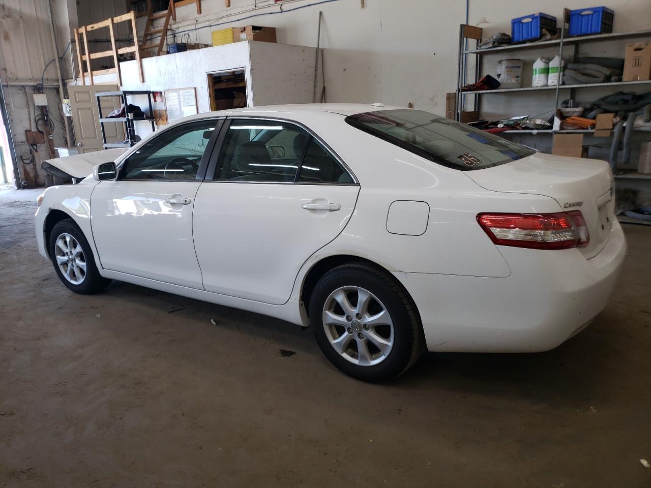 Photo 1 VIN: 4T1BF3EK2BU614381 - TOYOTA CAMRY 