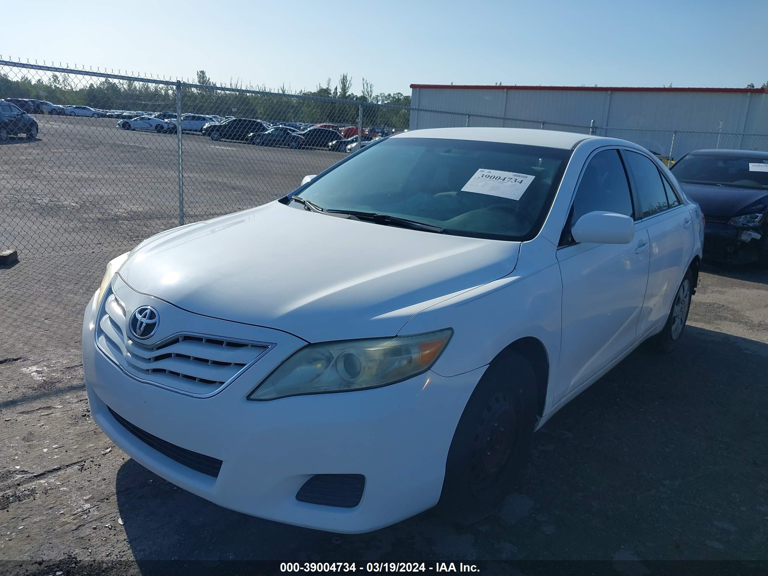 Photo 1 VIN: 4T1BF3EK2BU624456 - TOYOTA CAMRY 