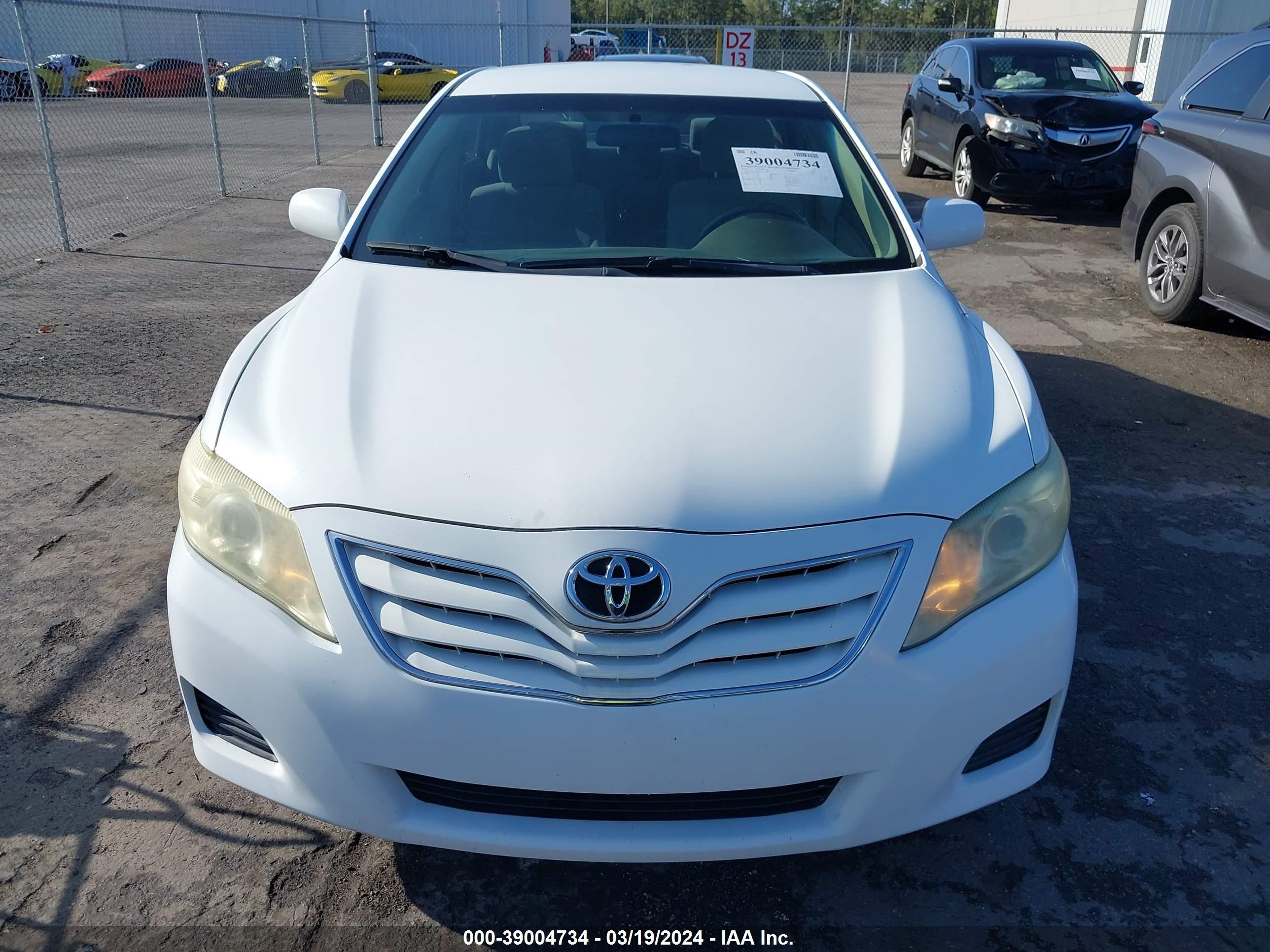 Photo 14 VIN: 4T1BF3EK2BU624456 - TOYOTA CAMRY 