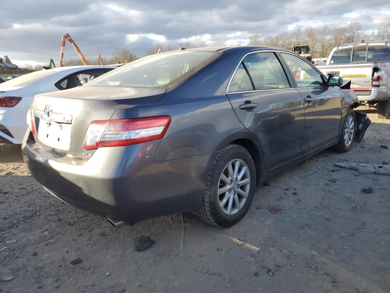 Photo 2 VIN: 4T1BF3EK2BU762143 - TOYOTA CAMRY 