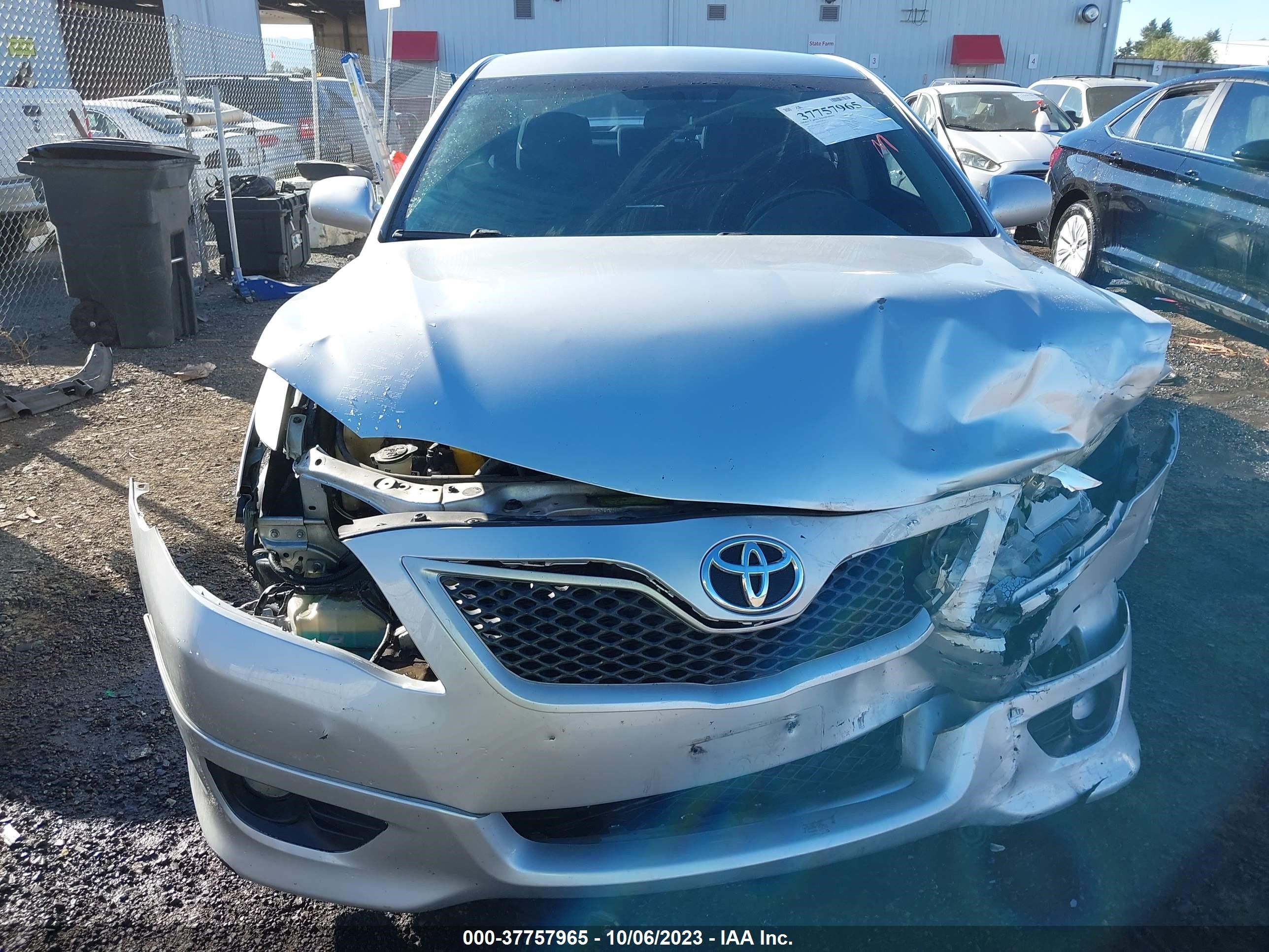 Photo 11 VIN: 4T1BF3EK3AU041215 - TOYOTA CAMRY 