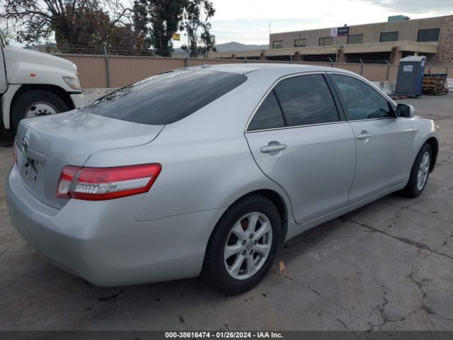 Photo 3 VIN: 4T1BF3EK3AU089877 - TOYOTA CAMRY 