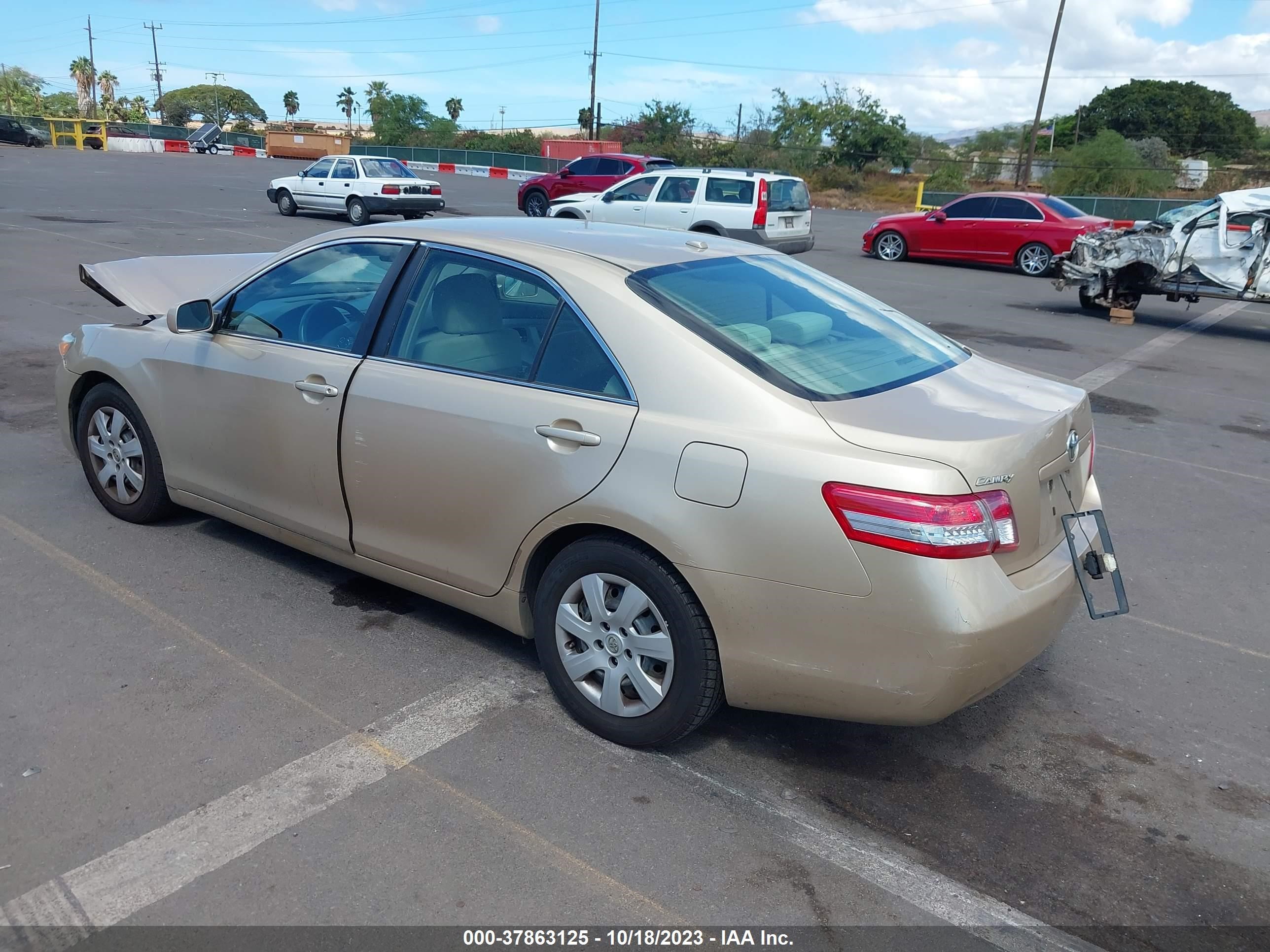 Photo 2 VIN: 4T1BF3EK3AU103728 - TOYOTA CAMRY 