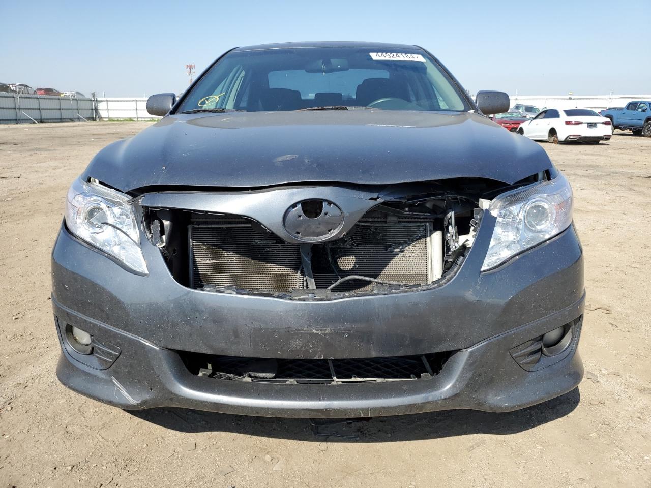 Photo 4 VIN: 4T1BF3EK3AU112946 - TOYOTA CAMRY 