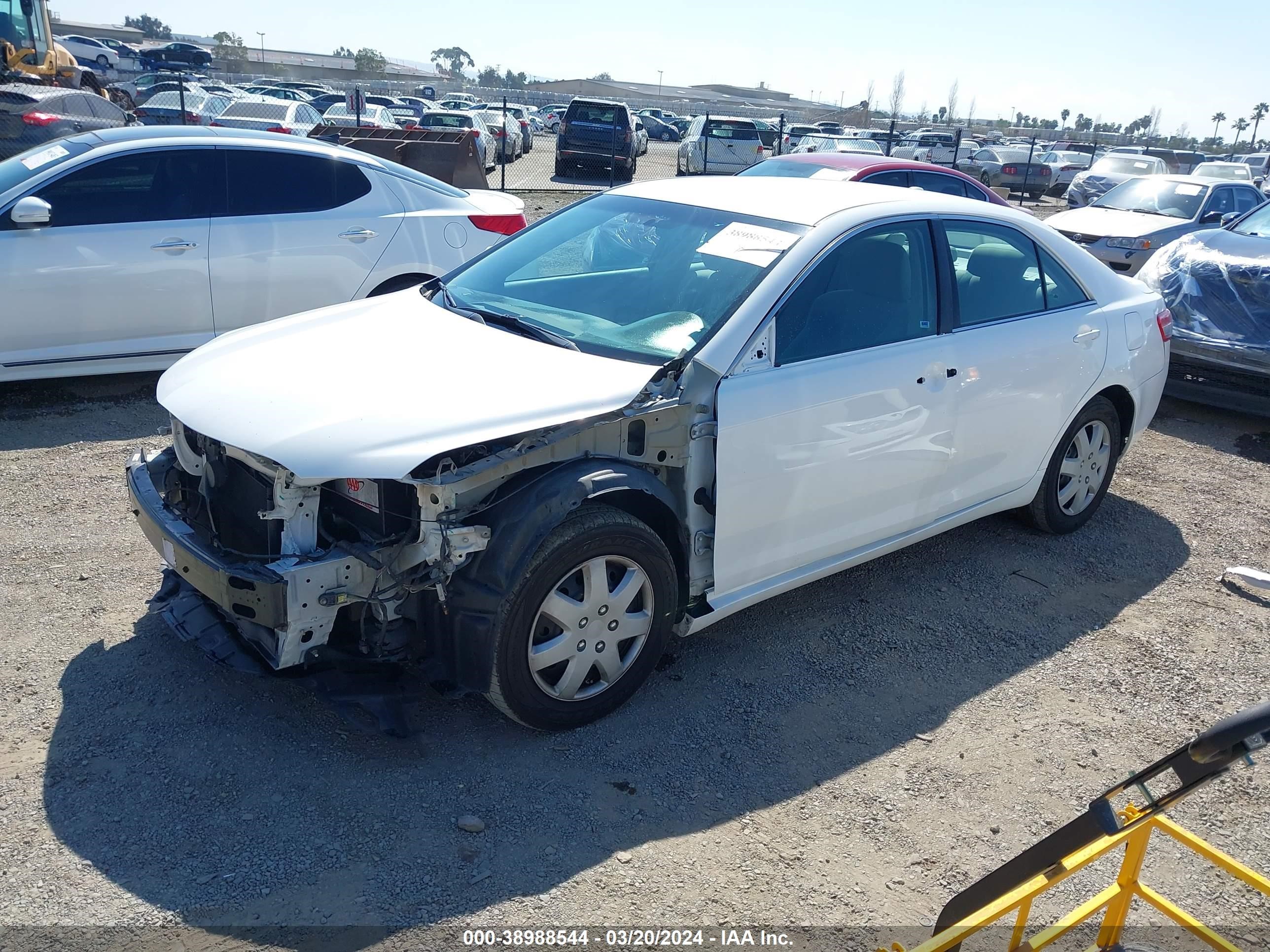 Photo 1 VIN: 4T1BF3EK3AU530455 - TOYOTA CAMRY 