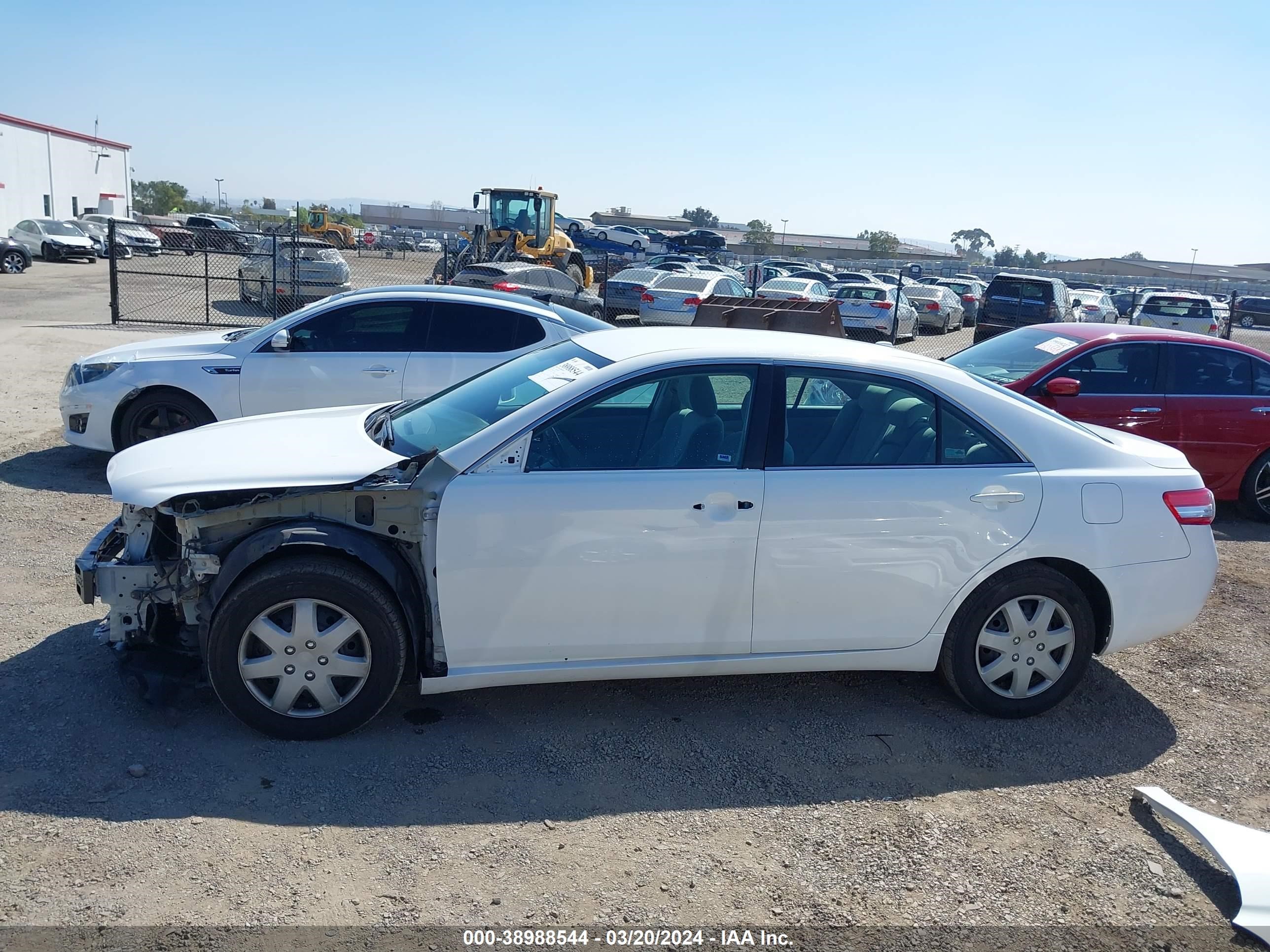 Photo 14 VIN: 4T1BF3EK3AU530455 - TOYOTA CAMRY 