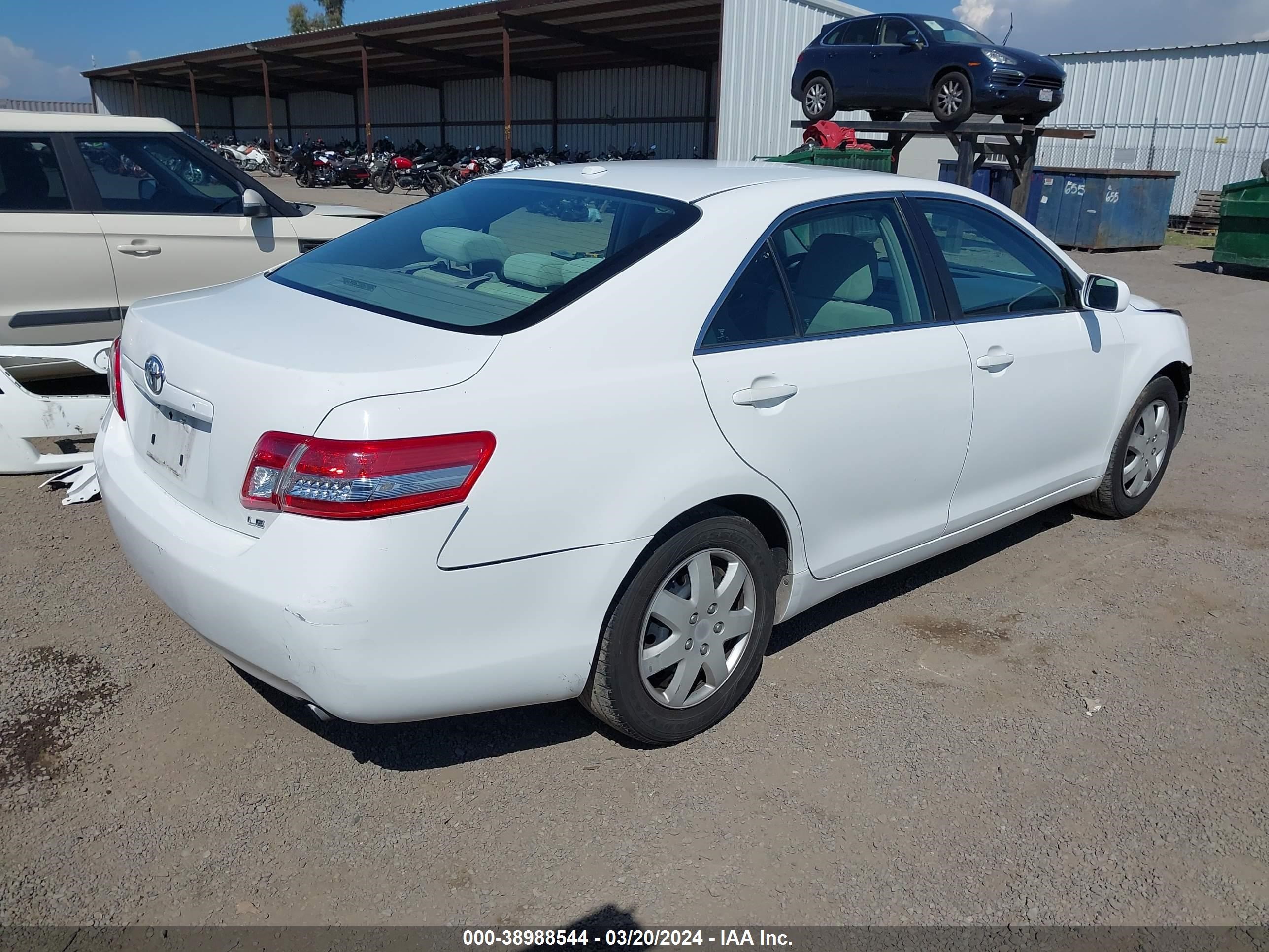 Photo 3 VIN: 4T1BF3EK3AU530455 - TOYOTA CAMRY 